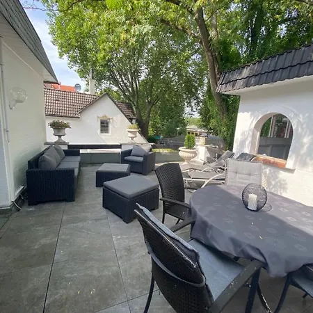 Holidayhome *